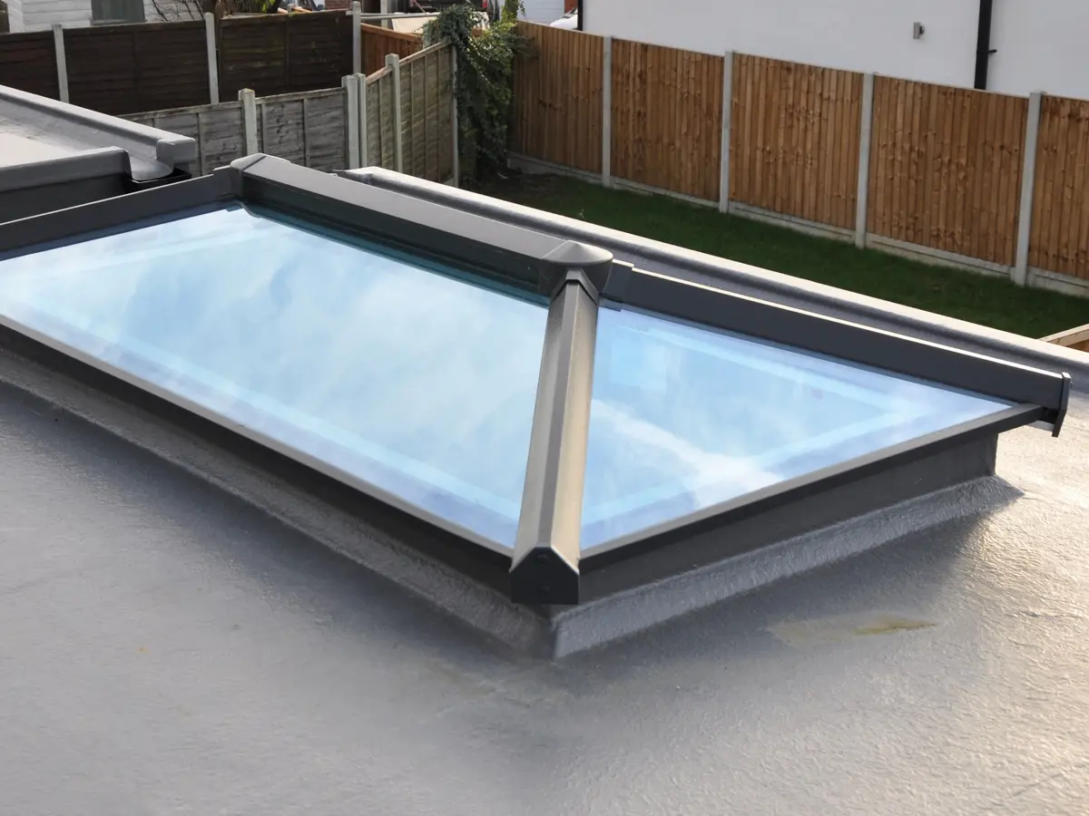 Finished fibreglass flat roof with a roof lantern